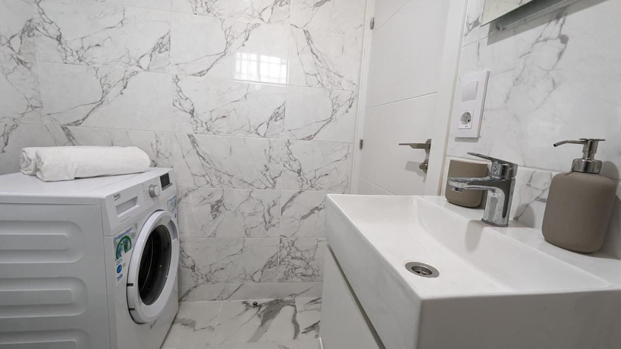 Acuarium Levante Beach Apartment Бенидорм Екстериор снимка