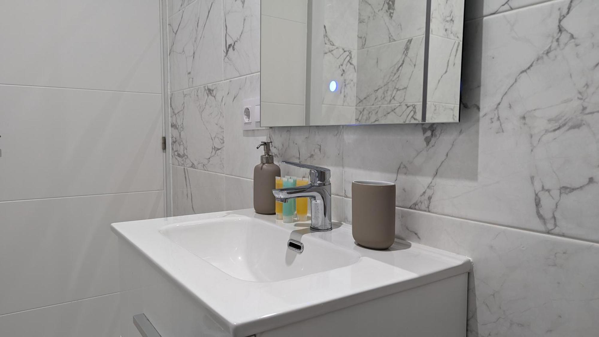 Acuarium Levante Beach Apartment Бенидорм Екстериор снимка