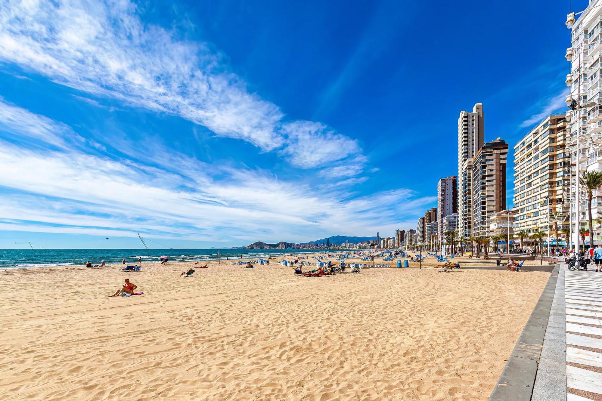 Acuarium Levante Beach Apartment Бенидорм Екстериор снимка